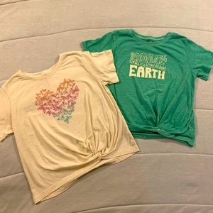 Girl’s knotted tee bundle, size L Cat&Jack